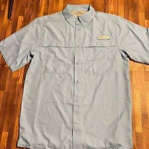 Realtree men’s fishing shirt. Size small. Sky blue color